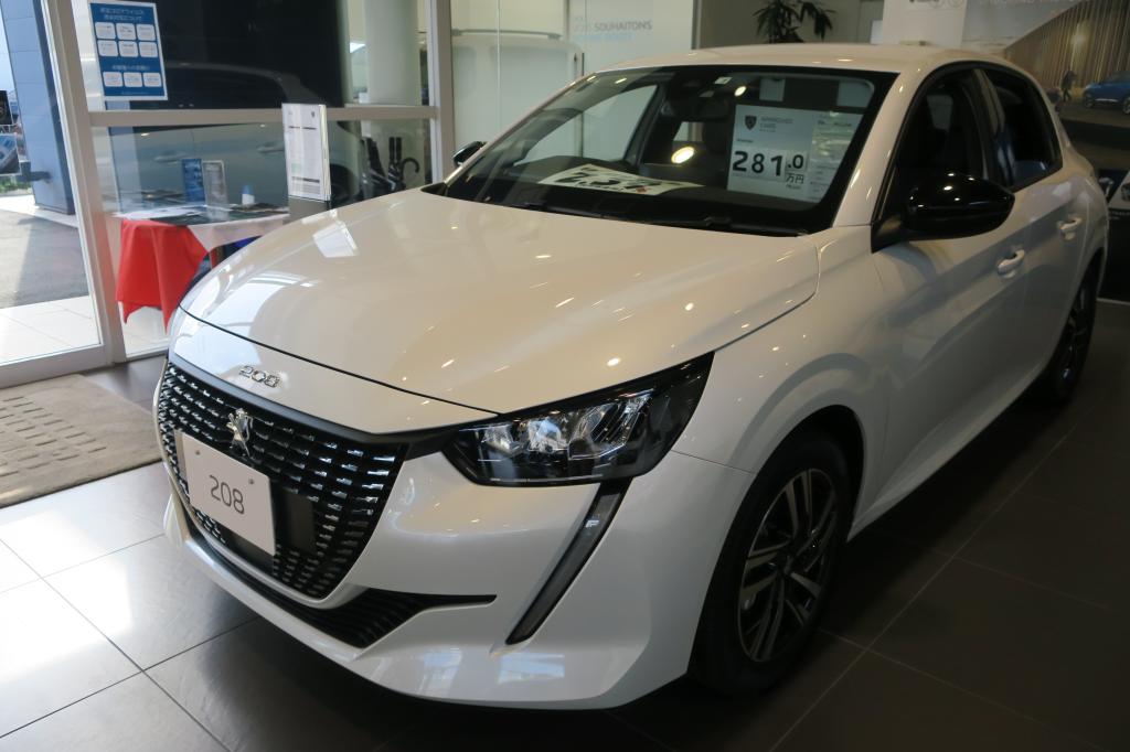 CHASE YOUR PEUGEOT フェアは、27(日)まで開催しております　★PEUGEOT守谷限定の特選車(208 Allure)