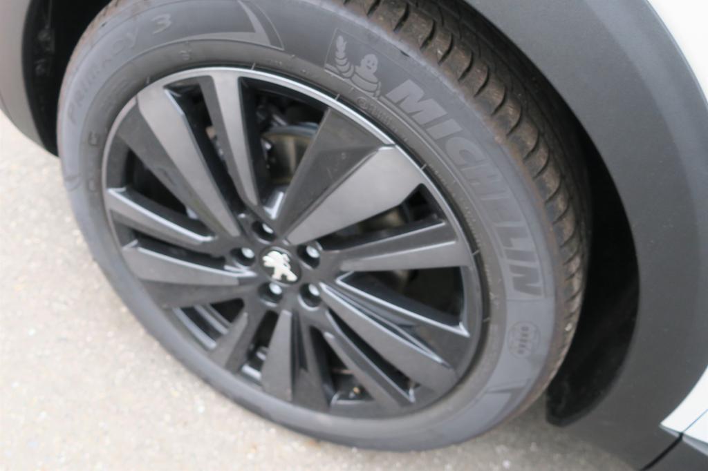 PEUGEOT 3008 GT BlackPack ～ブラックパーツを纏い、洗練さを極めた特別な3008～