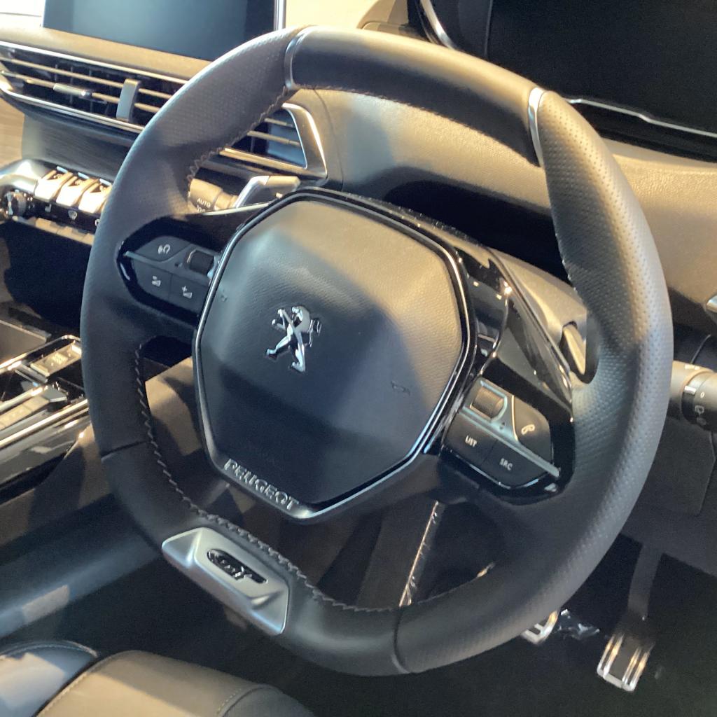 PEUGEOT SUV3008インテリア/3008・5008購入サポート実施中です