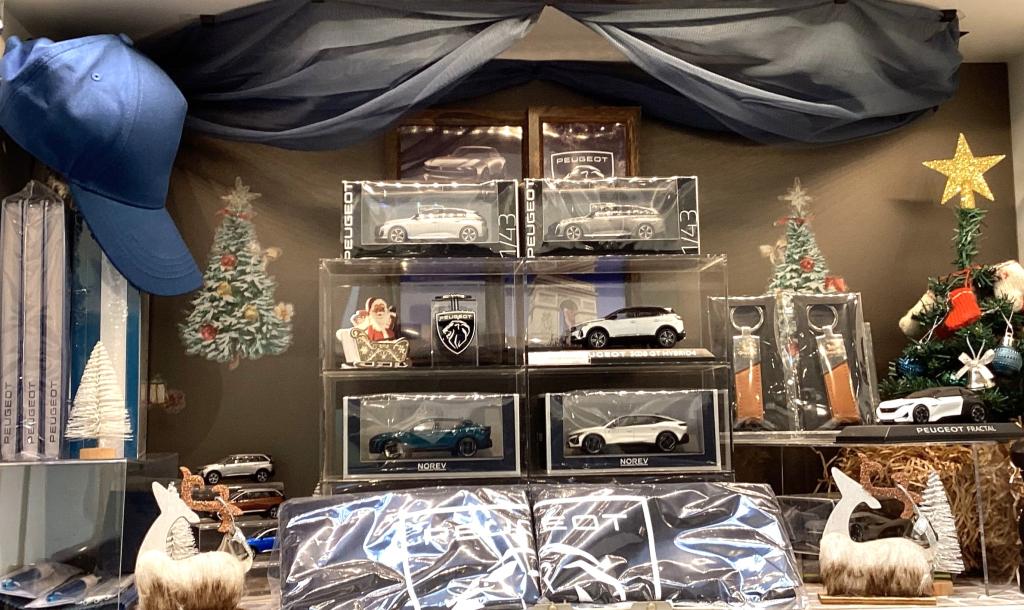 PEUGEOT 守谷　LA BOUTIQUE