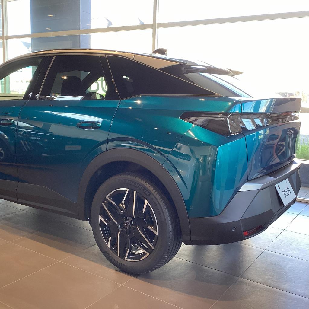 PEUGEOT 3008　エクステリア