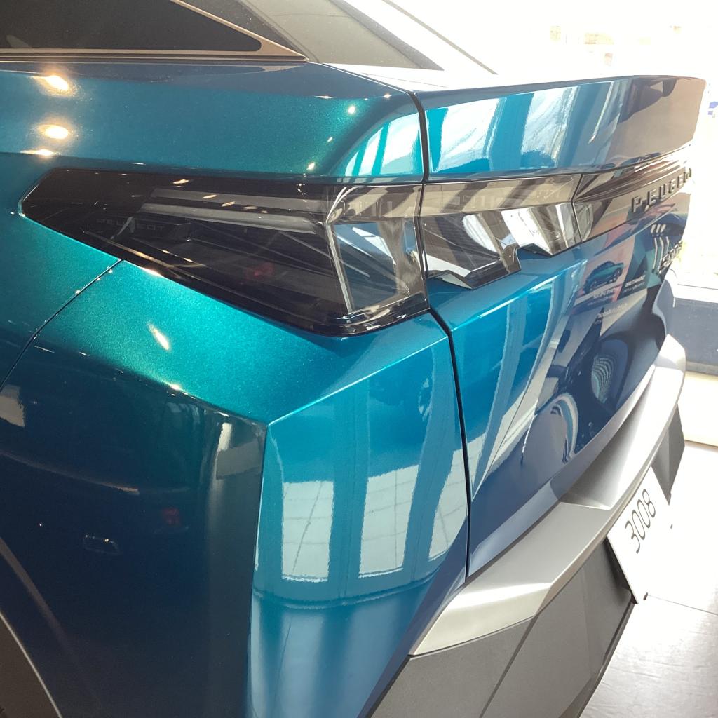 NEW 3008 HYBRID アンコールフェア　10/11(土)～13(月･祝) 開催