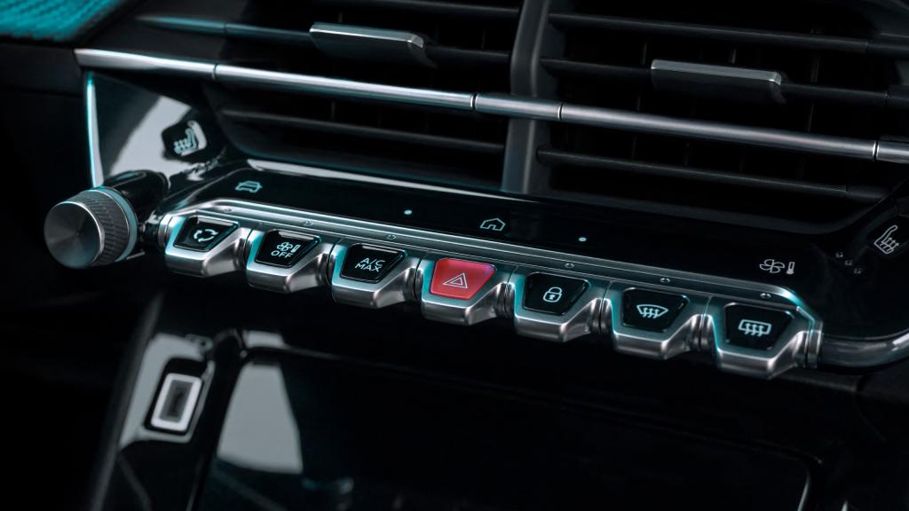 俊敏な走り×高燃費！新型プジョー208 GT Hybridの注目ポイント