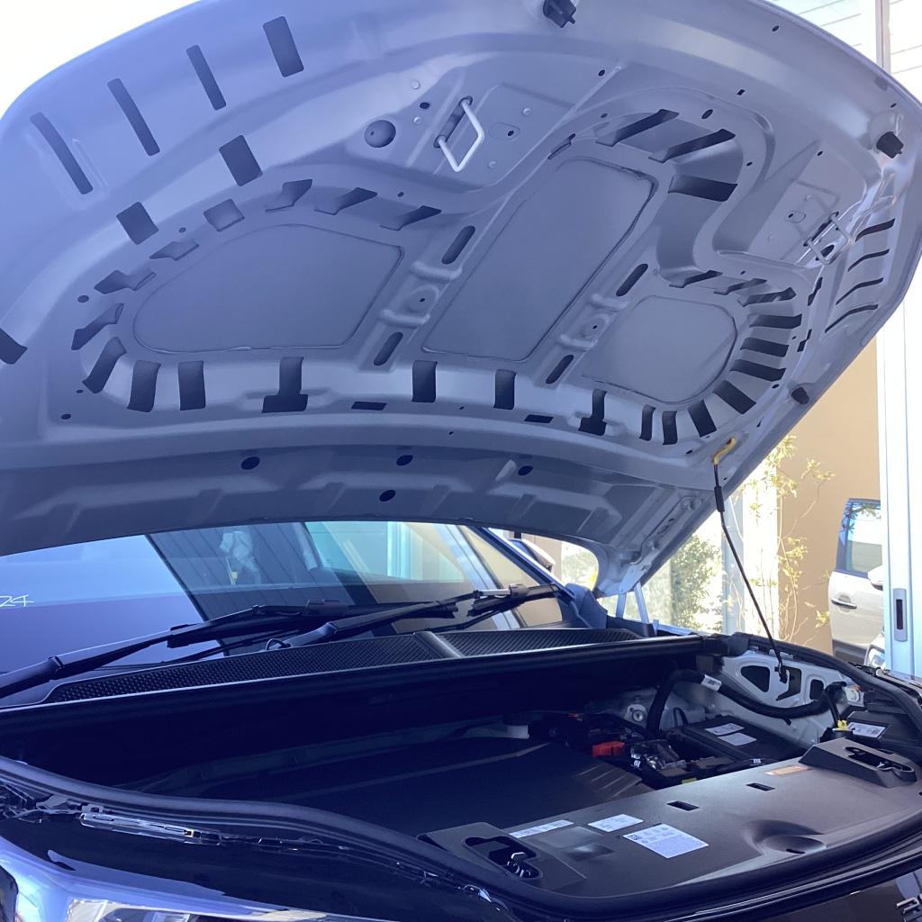  「新型E-3008。その一台が、プジョー守谷に。」