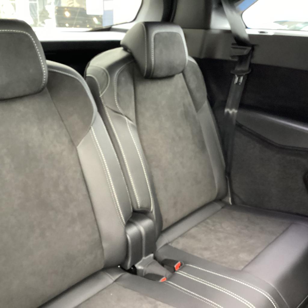 NEW 5008 ～柔軟な室内空間～　