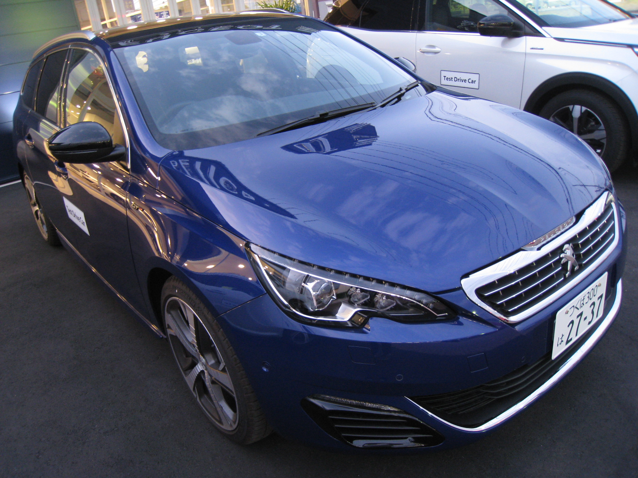 PEUGEOT　３０８