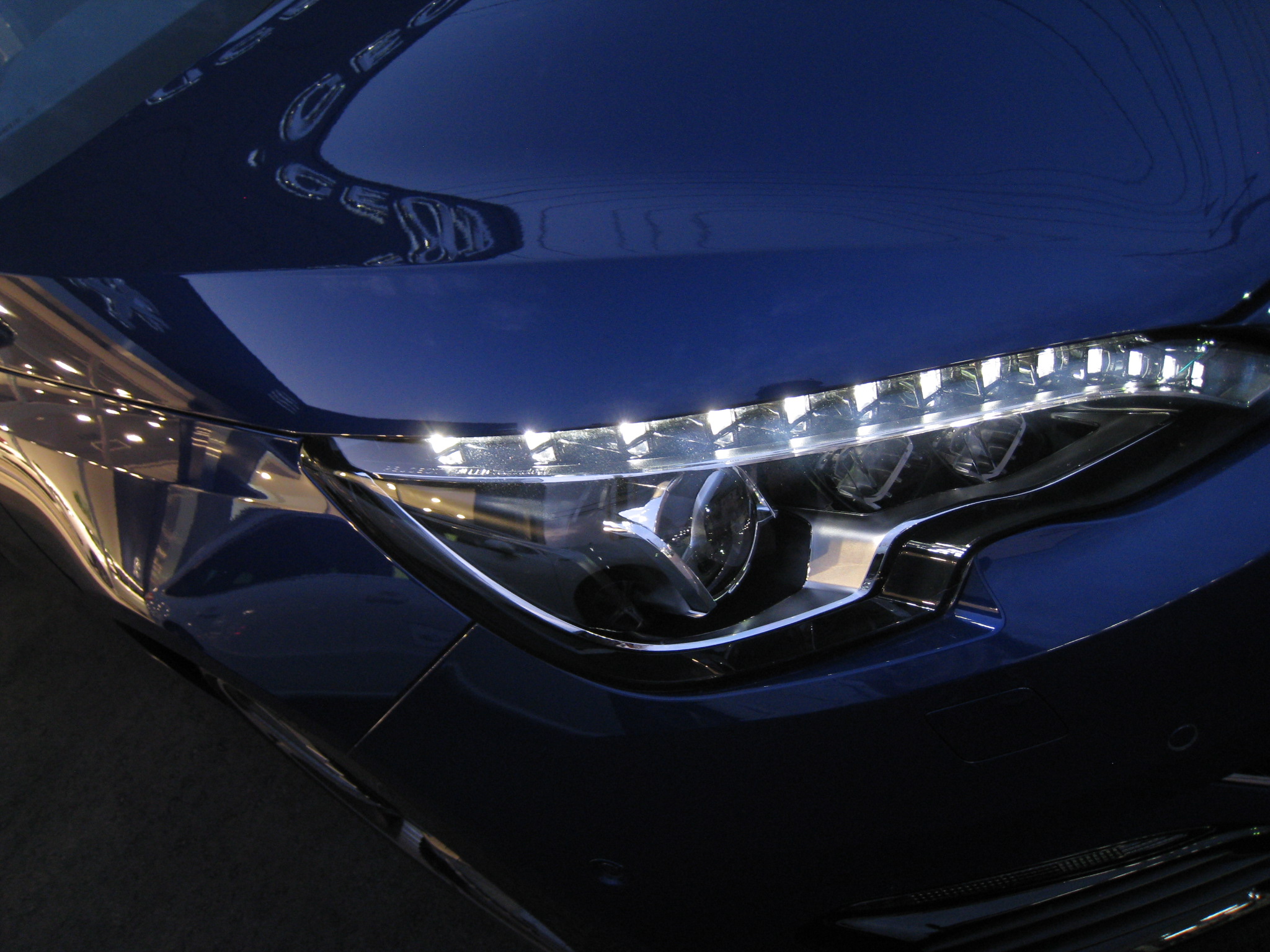 PEUGEOT　３０８