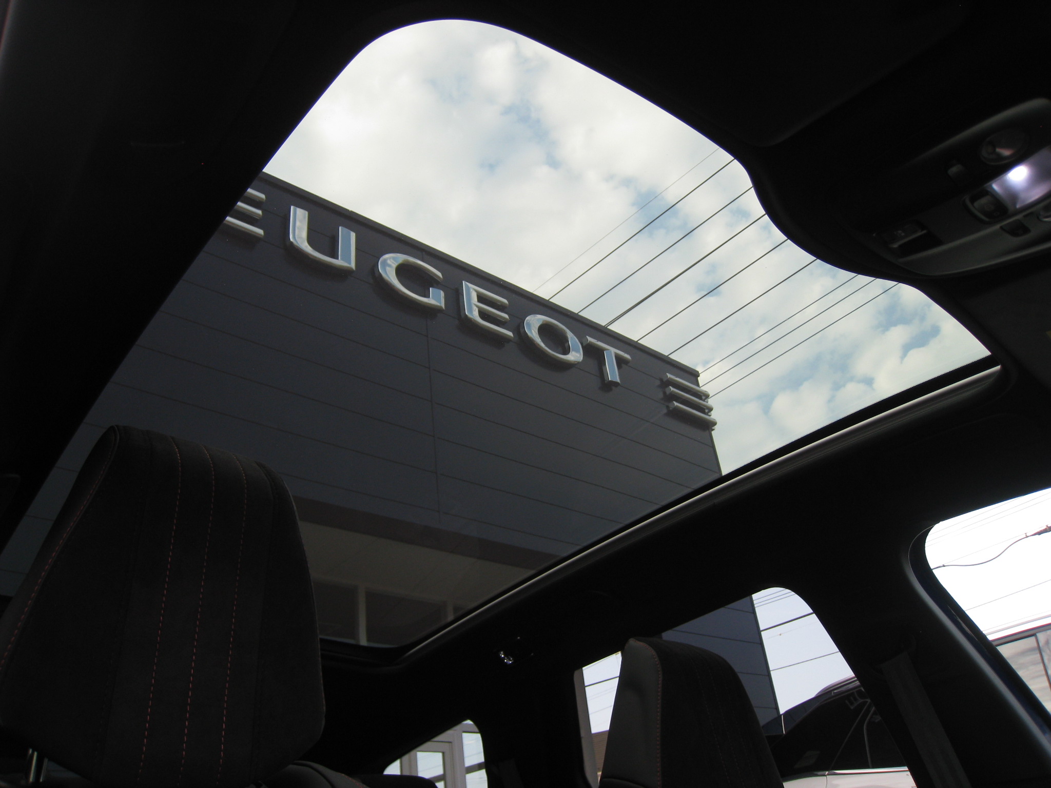 PEUGEOT　３０８