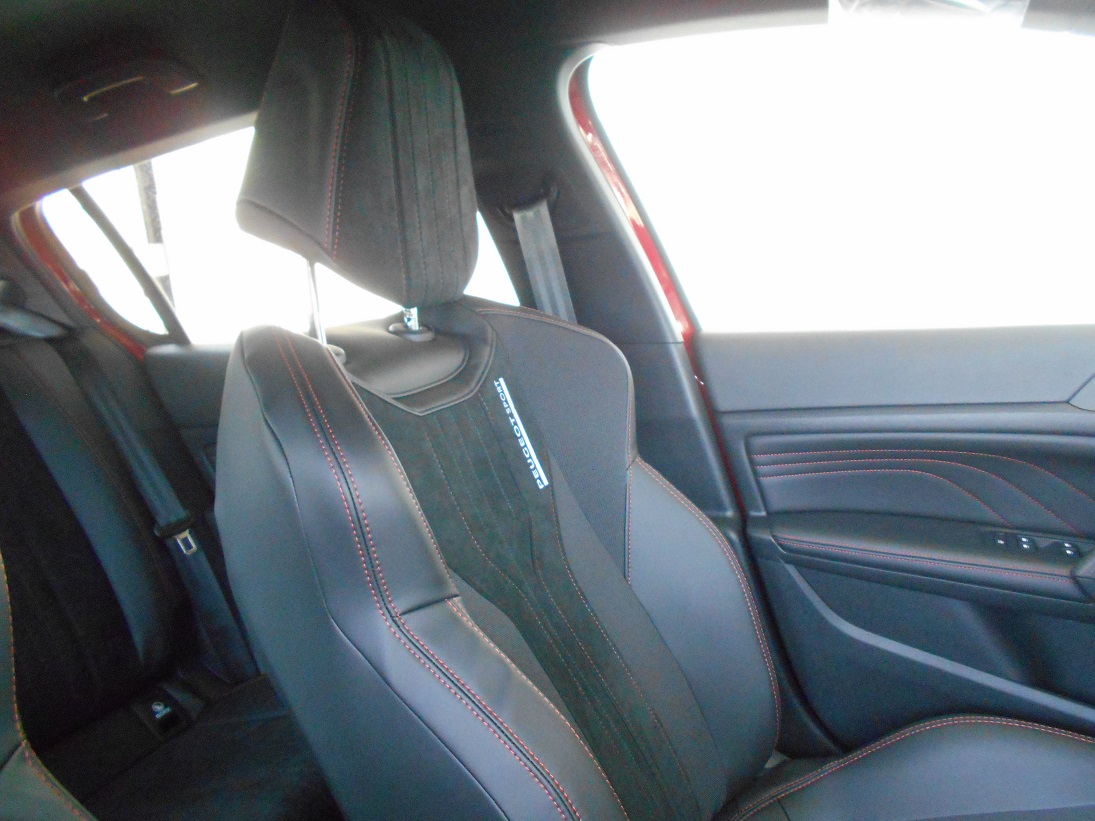 展示車ご用意しました