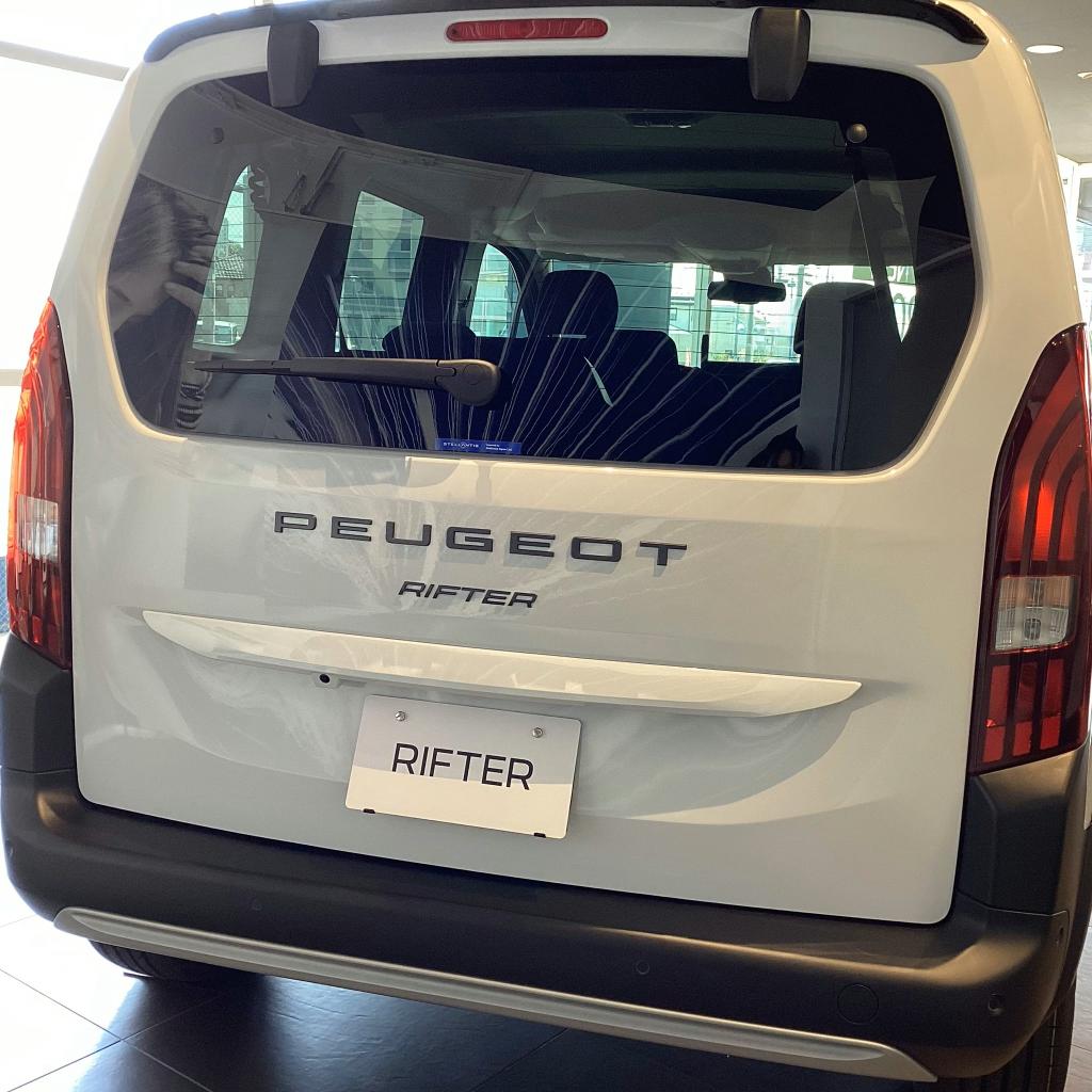 【PEUGEOT守谷】10月特選車！RIFTER（5シート）特別ご奉仕中♪